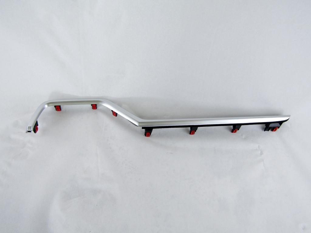 5547542010 MODANATURA LISTELLO INTERNO CRUSCOTTO LATO DESTRO TOYOTA RAV 4 2.5 I 131KW AUT 5P (2022) RICAMBIO USATO 55475-42060