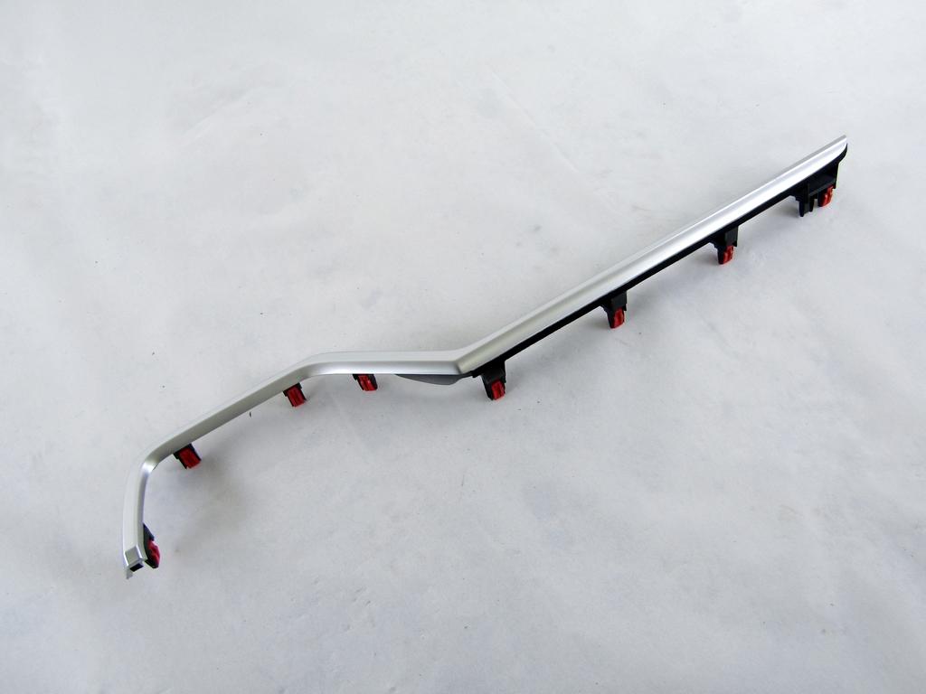 5547542010 MODANATURA LISTELLO INTERNO CRUSCOTTO LATO DESTRO TOYOTA RAV 4 2.5 I 131KW AUT 5P (2022) RICAMBIO USATO 55475-42060