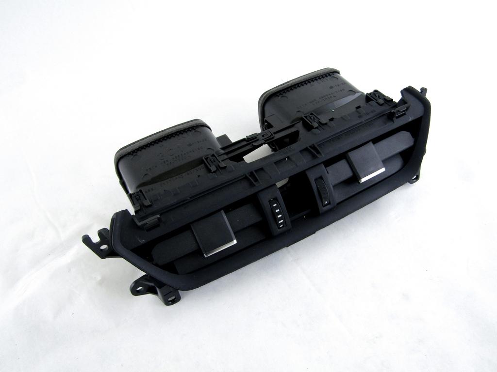 55670-42190 BOCCHETTE AERAZIONE CENTRALI CRUSCOTTO TOYOTA RAV 4 2.5 I 131KW AUT 5P (2022) RICAMBIO USATO