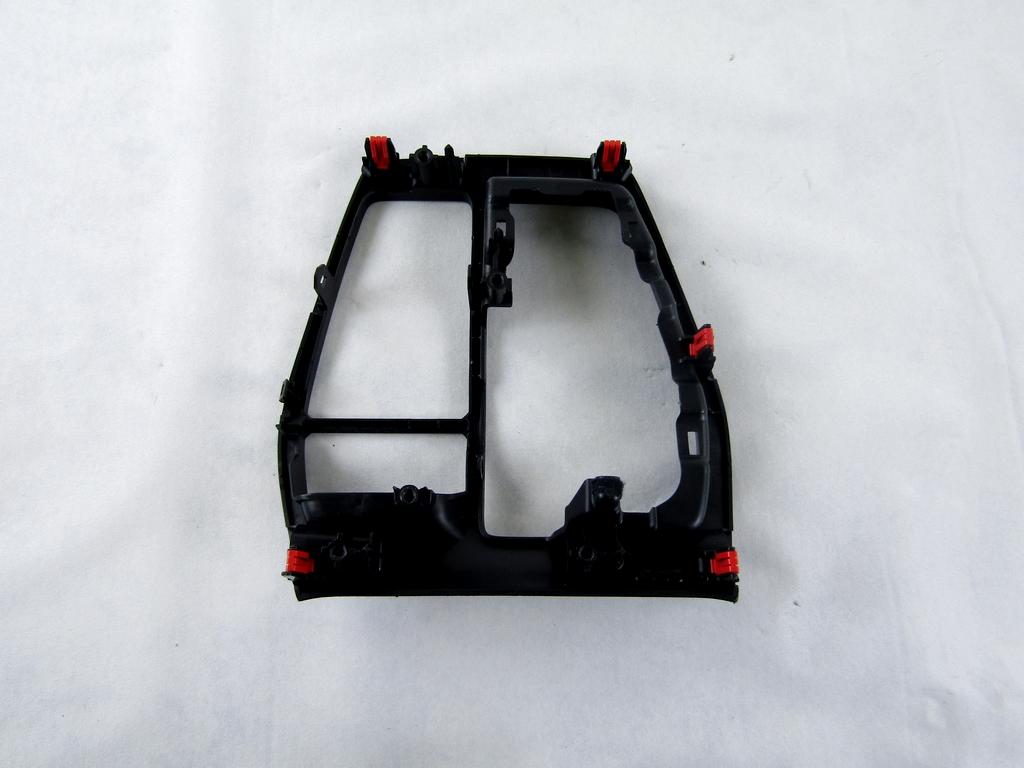 58804-42460 MASCHERINA RIVESTIMENTO TUNNEL CENTRALE TOYOTA RAV 4 2.5 I 131KW AUT 5P (2022) RICAMBIO USATO