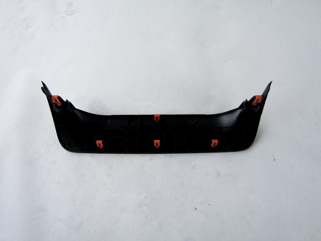 55422-42030 MASCHERINA RIVESTIMENTO CRUSCOTTO CENTRALE TOYOTA RAV 4 2.5 I 131KW AUT 5P (2022) RICAMBIO USATO