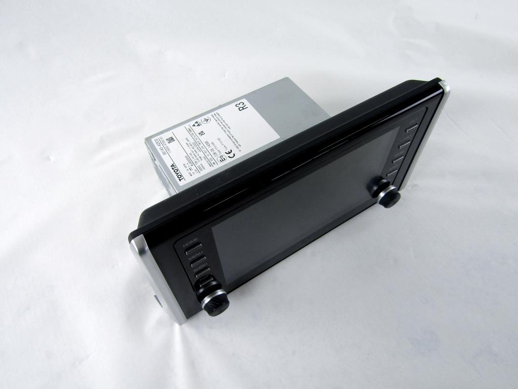 86140-42R30 AUTORADIO TOYOTA RAV 4 2.5 I 131KW AUT 5P (2022) RICAMBIO USATO (NON FORNIAMO CODICE AUTORADIO, MA SOLO NUMERO DI TELAIO VEICOLO)