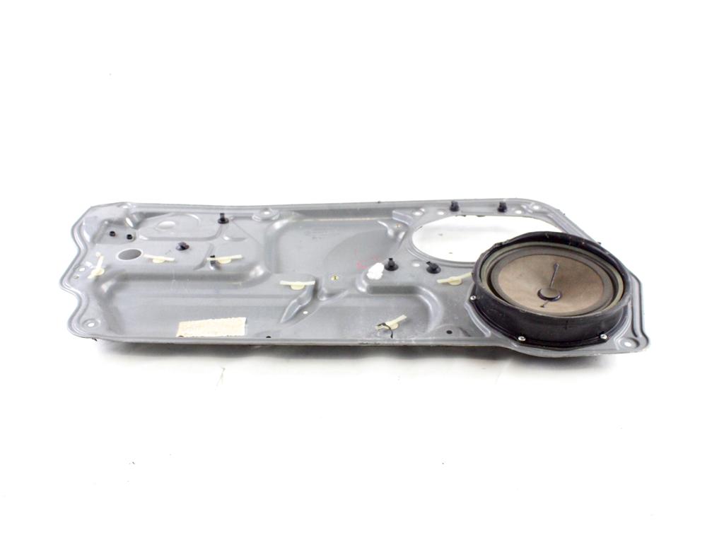 1Y0837755E PANNELLO SUPPORTO ALZA-CRISTALLO PORTA ANTERIORE SINISTRA VOLKSWAGEN NEW BEETLE 1.9 D 74KW 5M 2P (2004) RICAMBIO USATO