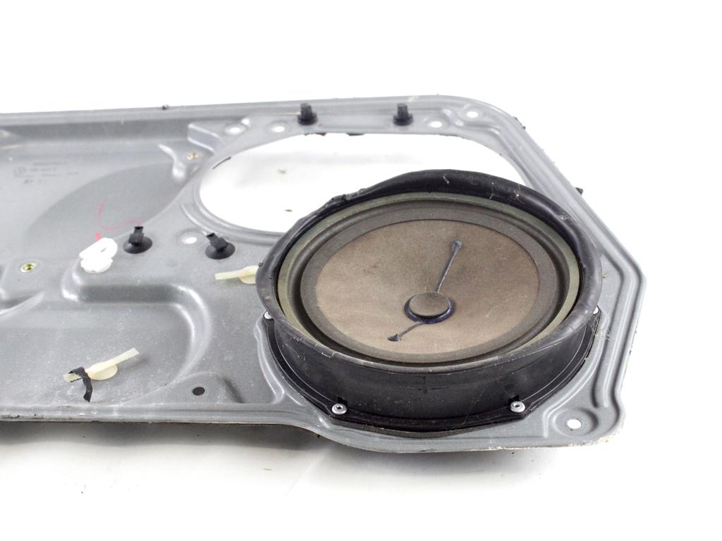 1Y0837755E PANNELLO SUPPORTO ALZA-CRISTALLO PORTA ANTERIORE SINISTRA VOLKSWAGEN NEW BEETLE 1.9 D 74KW 5M 2P (2004) RICAMBIO USATO