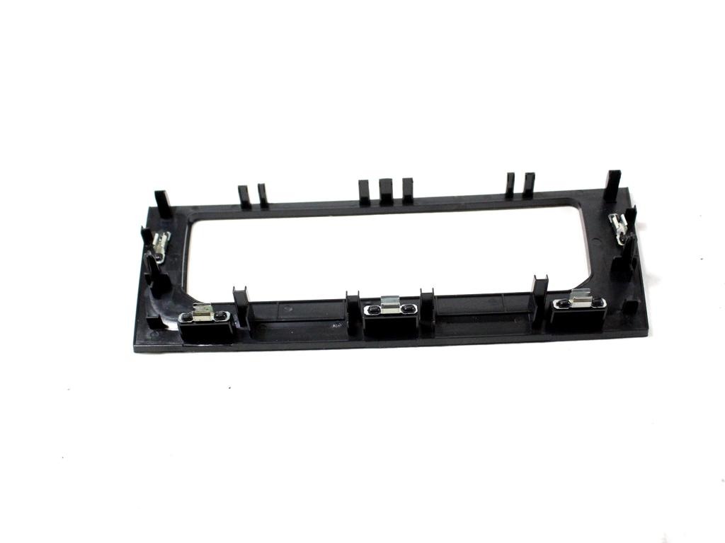 MASCHERINA RIVESTIMENTO CRUSCOTTO CENTRALE VOLKSWAGEN GOLF 7.5 1.5 B 110KW AUT 5P (2017) RICAMBIO USATO RIVESTIMENTO CENTRALINA GRUPPO DI COMANDO CLIMATIZZATORE CLIMA A/C