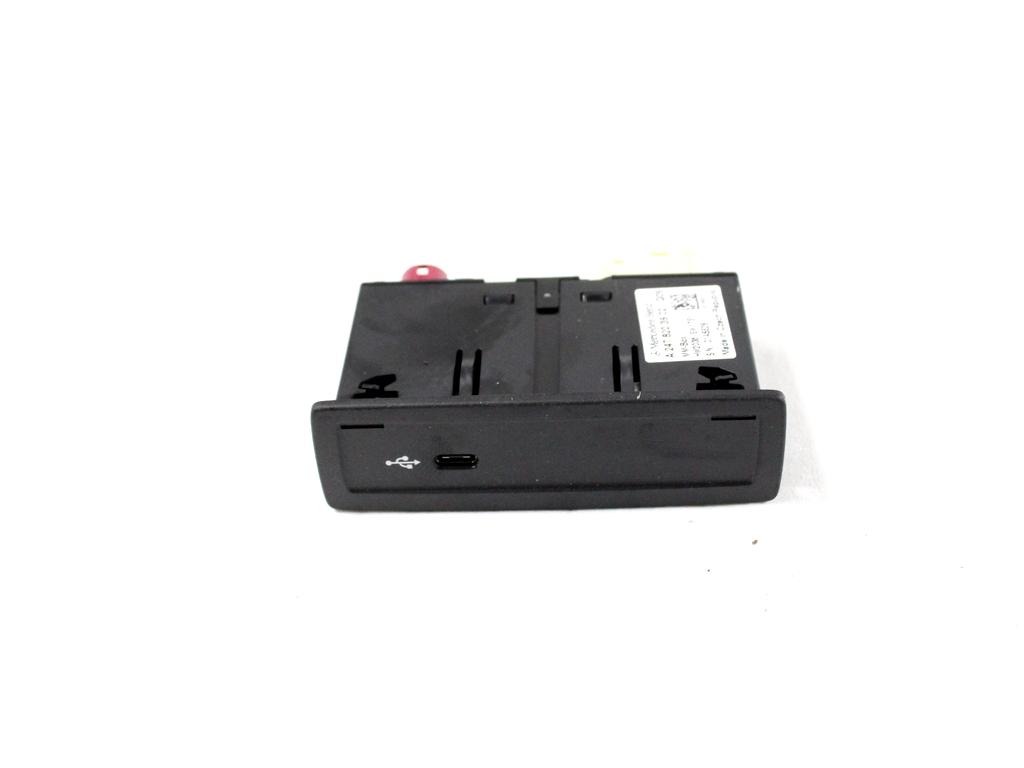 A2478203902 PORTA INGRESSO USB-C MERCEDES CLASSE A 180 W177 2.0 D 85KW AUT 5P (2022) RICAMBIO USATO