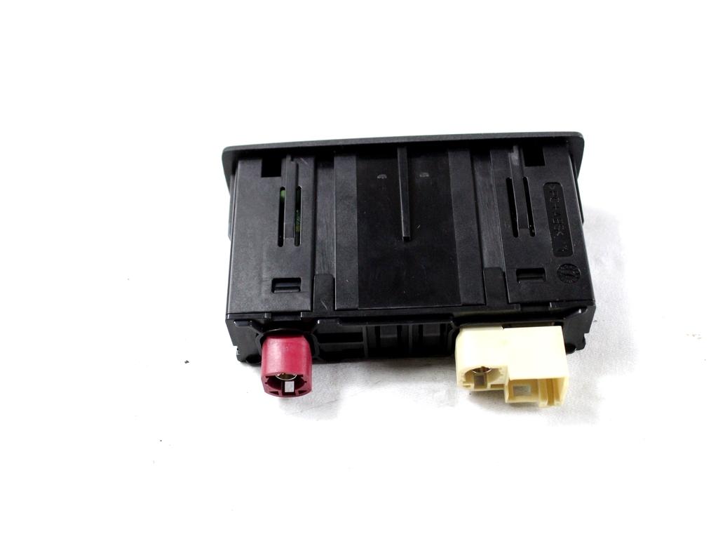 A2478203902 PORTA INGRESSO USB-C MERCEDES CLASSE A 180 W177 2.0 D 85KW AUT 5P (2022) RICAMBIO USATO