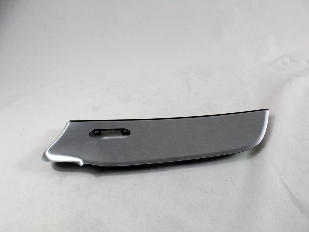 A1777203001 MODANATURA LISTELLO PANNELLO INTERNO PORTA ANTERIORE DESTRA MERCEDES CLASSE A 180 W177 2.0 D 85KW AUT 5P (2022) RICAMBIO USATO
