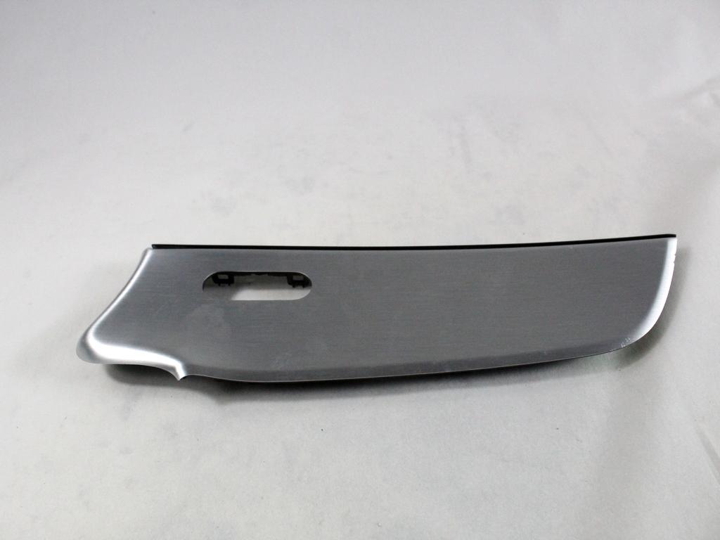 A1777203001 MODANATURA LISTELLO PANNELLO INTERNO PORTA ANTERIORE DESTRA MERCEDES CLASSE A 180 W177 2.0 D 85KW AUT 5P (2022) RICAMBIO USATO