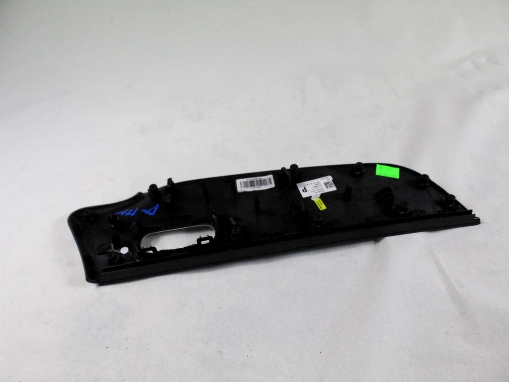 A1777203001 MODANATURA LISTELLO PANNELLO INTERNO PORTA ANTERIORE DESTRA MERCEDES CLASSE A 180 W177 2.0 D 85KW AUT 5P (2022) RICAMBIO USATO