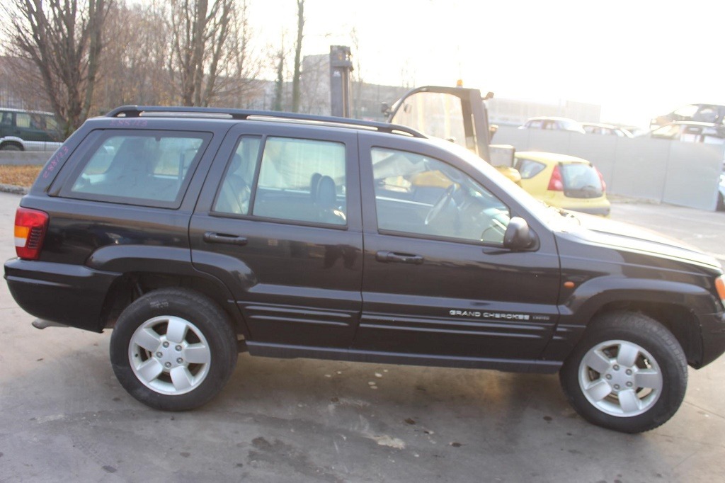 JEEP GRAND CHEROKEE 2.7 D 4X4 120KW AUT 5P (2004) RICAMBI IN MAGAZZINO