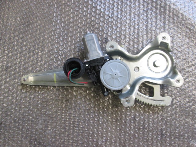 MEHANIZEM DVIGA ZADNJIH STEKEL  OEM N. 8571035180 ORIGINAL REZERVNI DEL TOYOTA RAV 4 A3 MK3 (2006 - 03/2009) DIESEL LETNIK 2006