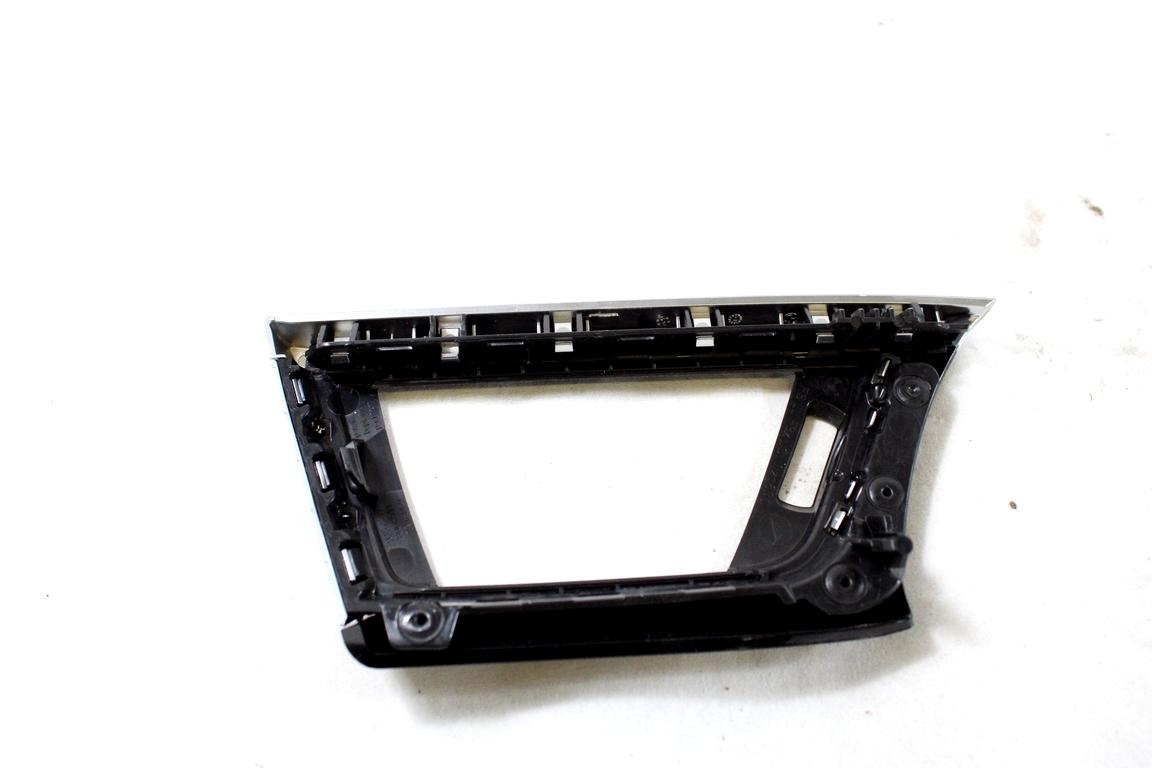 9318069 MASCHERINA RIVESTIMENTO BOCCHETTA AERAZIONE CRUSCOTTO LATO SINISTRO BMW SERIE 3 320D F31 LCI SW 2.0 D 4X4 140KW AUT 5P (2016) RICAMBIO USATO
