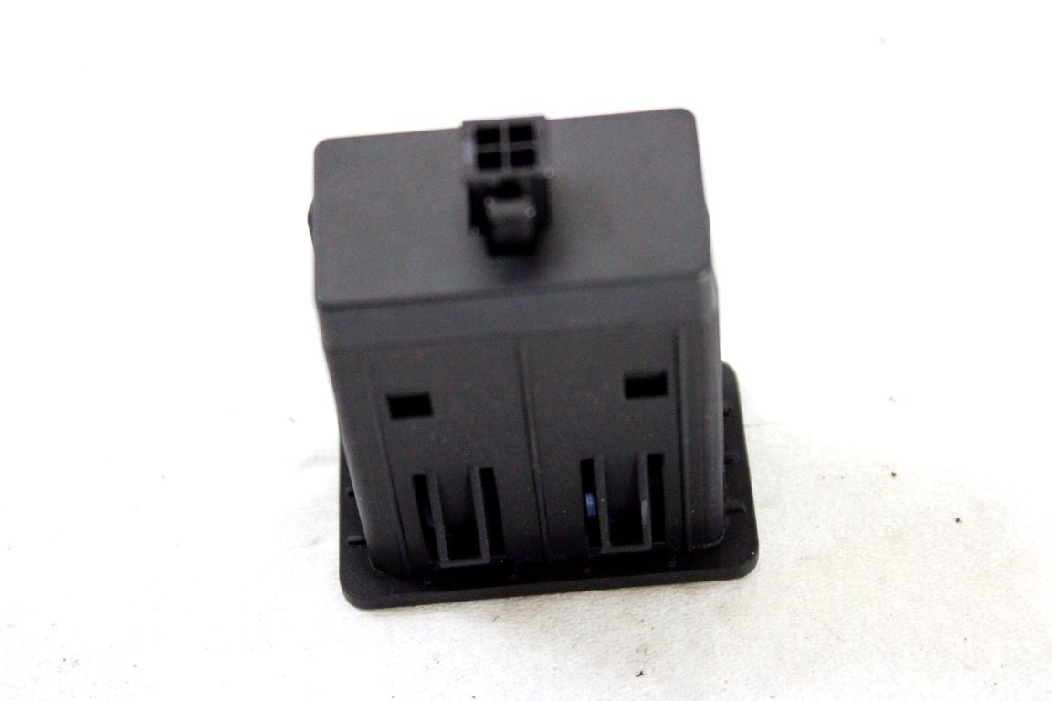 3725300U0010 PORTA INGRESSO USB CARICA TELEFONO DR MOTOR DR4 1.6 B 84KW 6M 5P (2019) RICAMBIO USATO