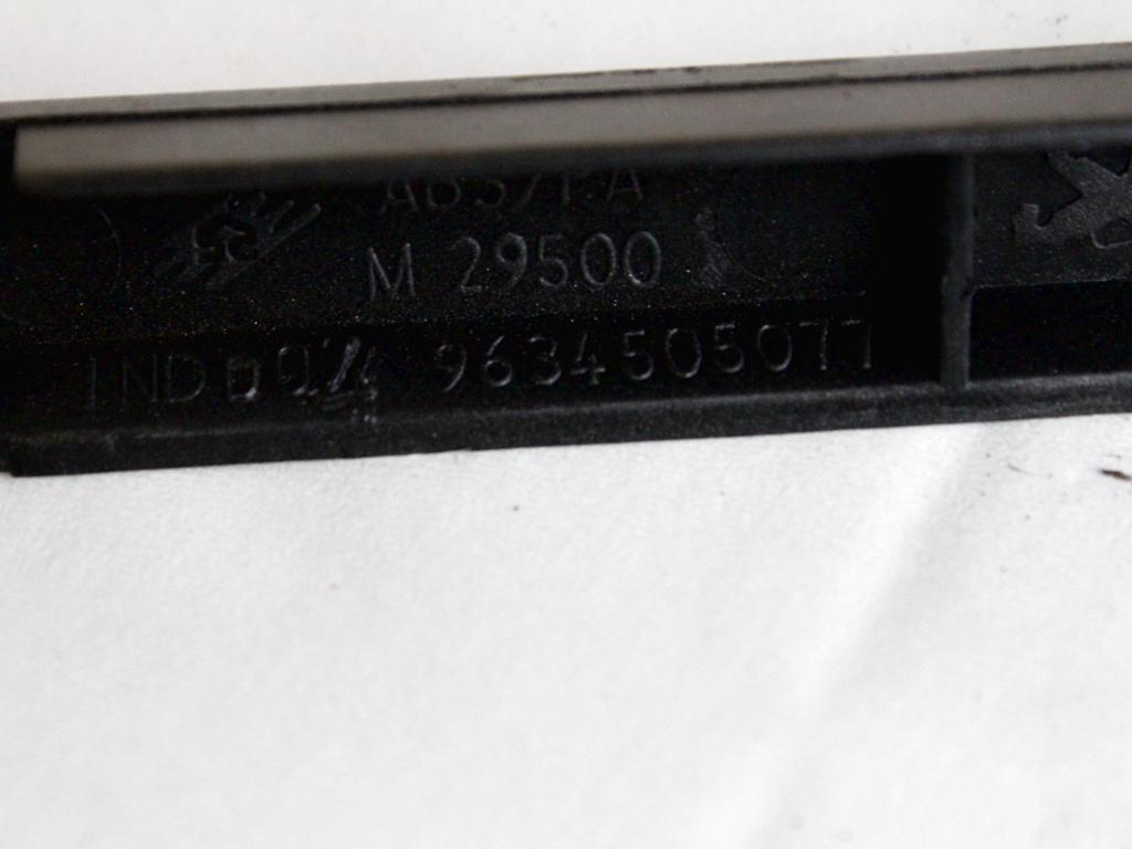 9634505077 MASCHERINA RIVESTIMENTO CRUSCOTTO CENTRALE PEUGEOT 307 2.0 D 79KW 5M 5P (2003) RICAMBIO USATO