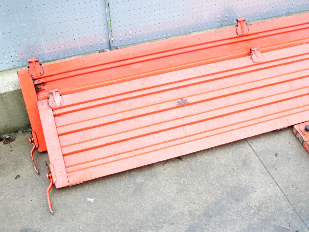 €250 93919104 SET SPONDE CASSONE RIBALTABILI LATERALI E POSTERIORE IVECO DAILY 35-8 2.5 D 53KW 5M 2P (1980) RICAMBIO USATO 93919102