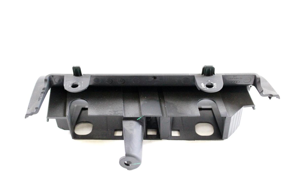 8X1857851 RIVESTIMENTO CRUSCOTTO CENTRALE AUDI A1 1.6 D 66KW 5M 5P (2014) RICAMBIO USATO