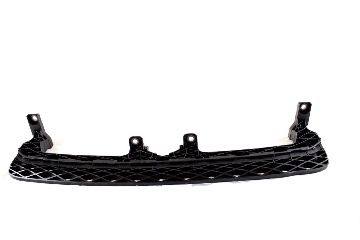 3AA807571 SUPPORTO CENTRALE PARAURTI ANTERIORE VOLKSWAGEN PASSAT SW 2.0 D 103KW AUT 5P (2012) RICAMBIO USATO
