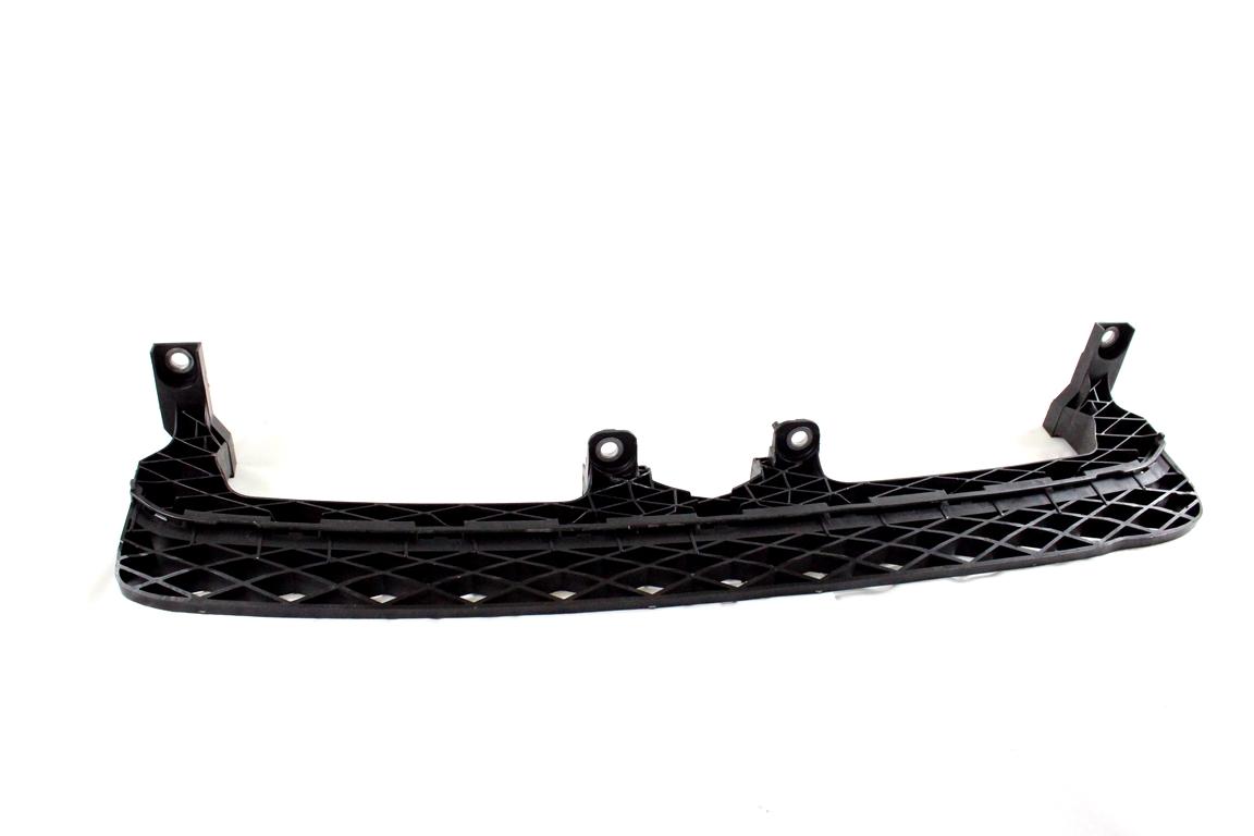 3AA807571 SUPPORTO CENTRALE PARAURTI ANTERIORE VOLKSWAGEN PASSAT SW 2.0 D 103KW AUT 5P (2012) RICAMBIO USATO