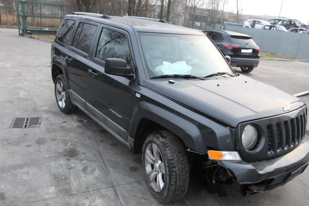 JEEP PATRIOT 2.2 D 4X4 120KW 6M 5P (2011) RICAMBI USATI AUTO IN PIAZZALE 