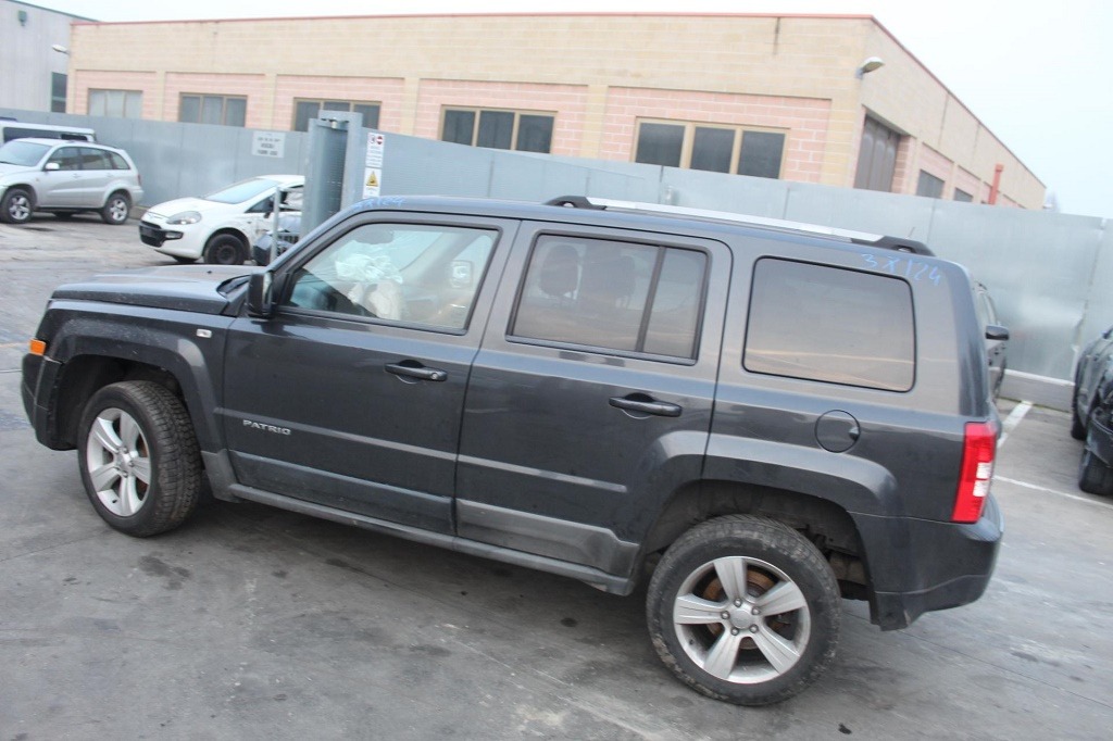 JEEP PATRIOT 2.2 D 4X4 120KW 6M 5P (2011) RICAMBI USATI AUTO IN PIAZZALE 