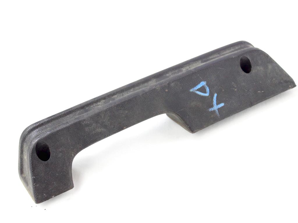 93918414 BRACCIOLO PANNELLO PORTA ANTERIORE DESTRA IVECO DAILY 35-8 2.5 D 53KW 5M 2P (1980) RICAMBIO USATO