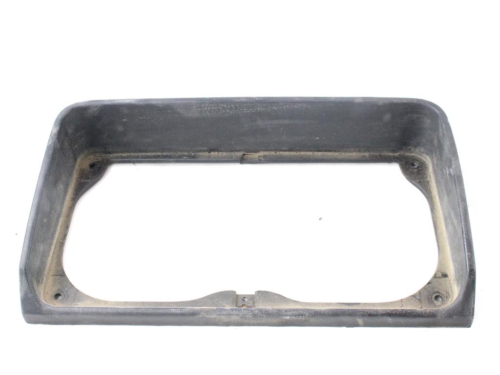 93918177 MASCHERINA RIVESTIMENTO QUADRO STRUMENTI IVECO DAILY 35-8 2.5 D 53KW 5M 2P (1980) RICAMBIO USATO