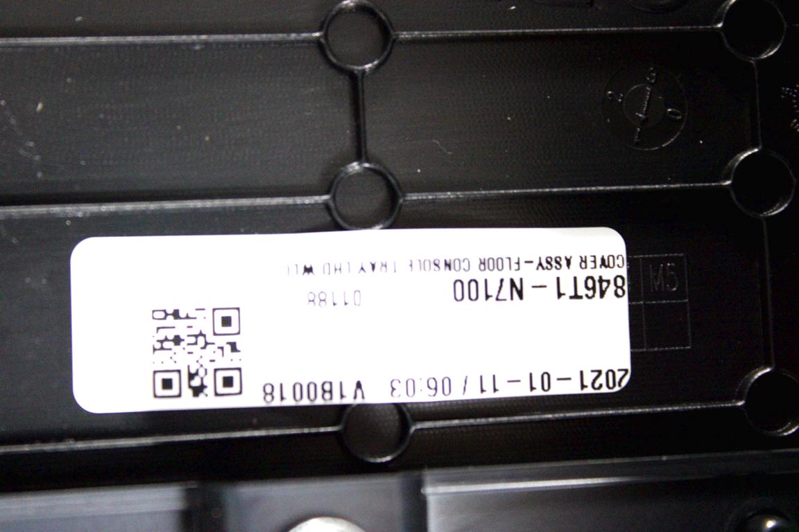 84610N7100NNB TUNNEL CENTRALE CON BRACCIOLO IN PELLE HYUNDAI TUCSON 1.6 I 132KW AUT 5P (2021) RICAMBIO USATO