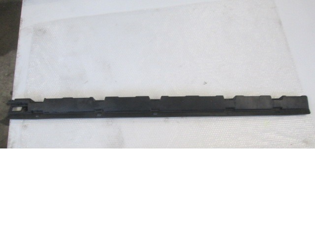 OKRASNA LETEV PRAGA  OEM N. 51773330869 ORIGINAL REZERVNI DEL BMW X3 E83 (2004 - 08/2006 ) DIESEL LETNIK 2005