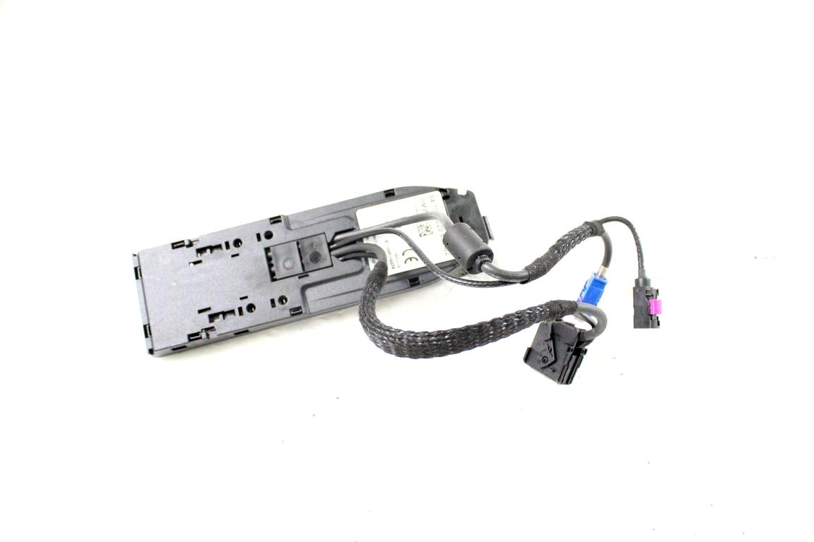 84109220651 PIASTRA CONTATTO SUPPORTO TELEFONO BMW SERIE 5 520D F11 SW 2.0 D 135KW AUT 5P (2013) RICAMBIO USATO