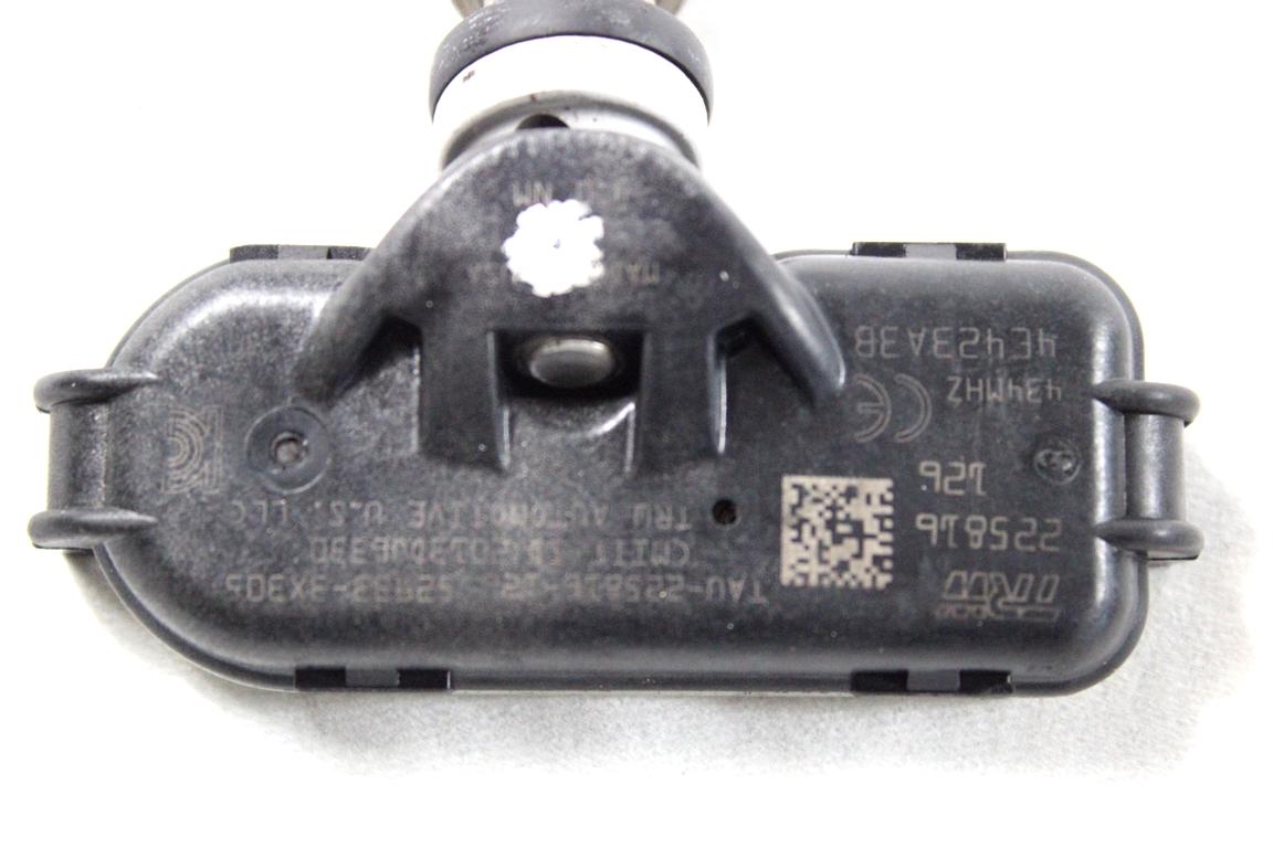 52933-3X305 SENSORE DI PRESSIONE DEL PNEUMATICO KIA RIO 1.4 D 66KW 6M 5P (2015) RICAMBIO USATO