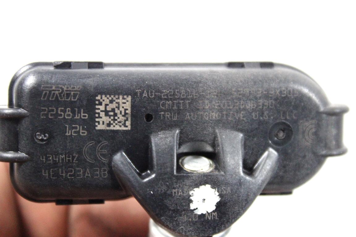 52933-3X305 SENSORE DI PRESSIONE DEL PNEUMATICO KIA RIO 1.4 D 66KW 6M 5P (2015) RICAMBIO USATO