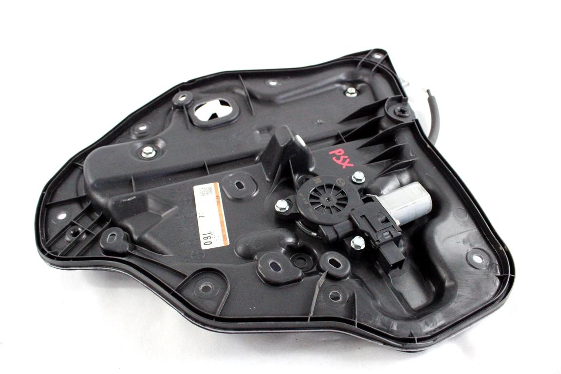 D10E73590A MOTORINO MECCANISMO ALZA-VETRO ALZA-CRISTALLO PORTA POSTERIORE SINISTRA MAZDA CX-3 1.5 D 77KW 6M 5P (2017) RICAMBIO USATO BHP15958X
