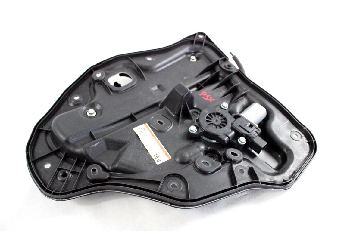 D10E73590A MOTORINO MECCANISMO ALZA-VETRO ALZA-CRISTALLO PORTA POSTERIORE SINISTRA MAZDA CX-3 1.5 D 77KW 6M 5P (2017) RICAMBIO USATO BHP15958X