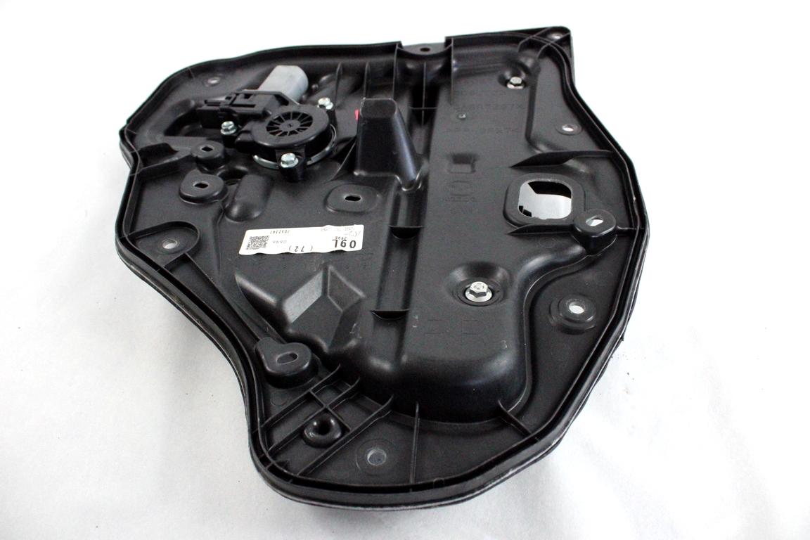 D10E72590A MOTORINO MECCANISMO ALZA-VETRO ALZA-CRISTALLO PORTA POSTERIORE DESTRA MAZDA CX-3 1.5 D 77KW 6M 5P (2017) RICAMBIO USATO BHP15958X