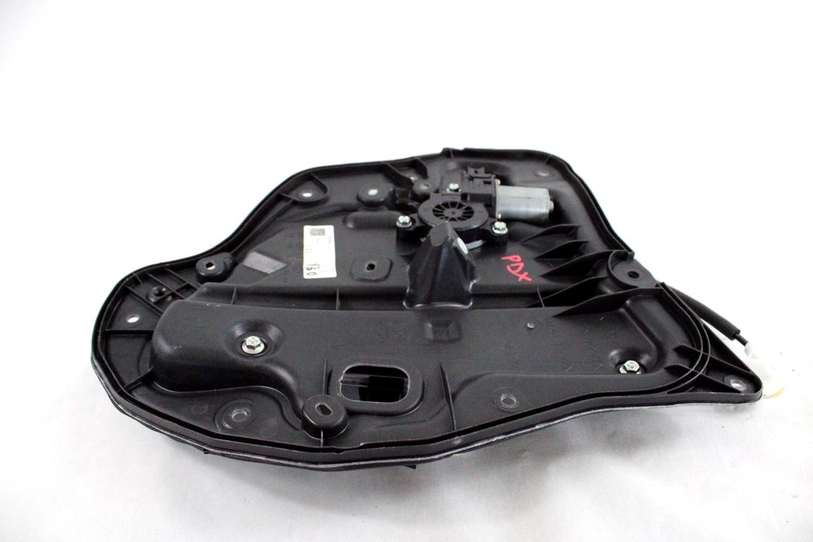 D10E72590A MOTORINO MECCANISMO ALZA-VETRO ALZA-CRISTALLO PORTA POSTERIORE DESTRA MAZDA CX-3 1.5 D 77KW 6M 5P (2017) RICAMBIO USATO BHP15958X