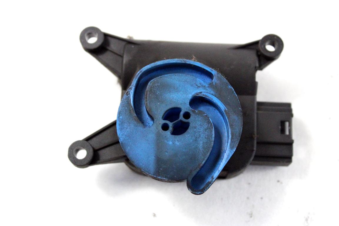 8E1820511E MOTORINO SCATOLA RISCALDAMENTO AUDI A4 SW 1.9 D 96KW 6M 5P (2004) RICAMBIO USATO 0132801304