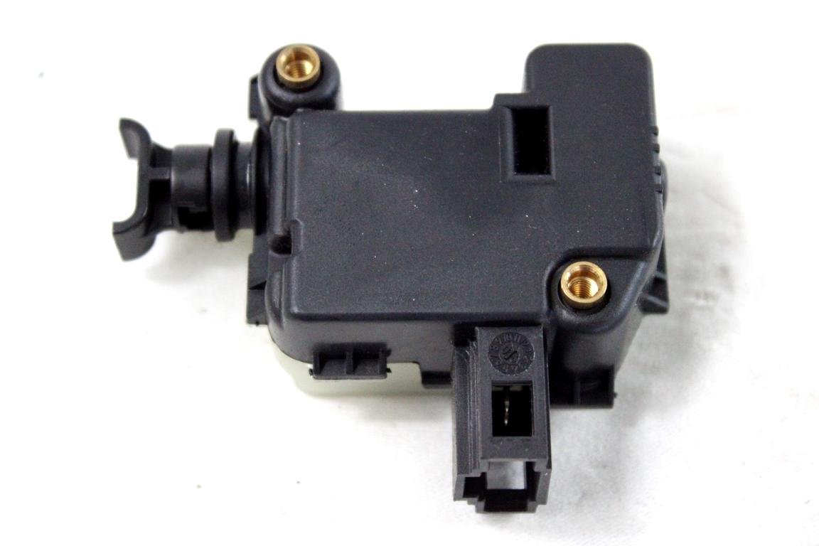 3B0959781C MOTORINO CHIUSURA SERRATURA PORTELLONE COFANO POSTERIORE BAULE VOLKSWAGEN TOUAREG 3.0 D 4X4 165KW AUT 5P (2007) RICAMBIO USATO