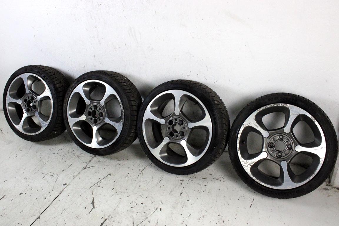 51880399 SET 4 CERCHI IN LEGA DA 17 POLLICI 5 FORI 7.0JX17H2 ET 38 FIAT 500 ABARTH 1.4 B 118KW 5M 3P (2013) RICAMBIO USATO STRISCIATI, PNEUMATICI INVERNALI 205/40 R17 84V NEXEN WINGUARD SPORT 2 6.24MM 6.13MM 6.44MM 6.26MM A3919 A4019 INTERASSE 4X98