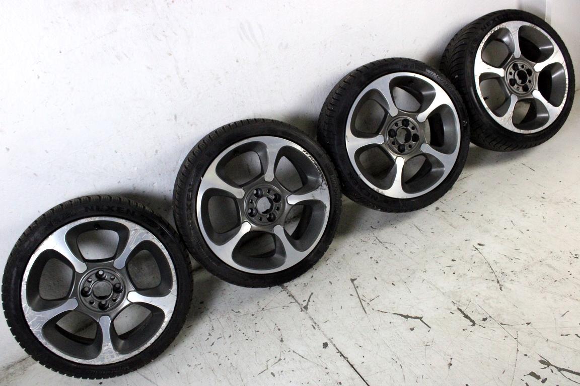 51880399 SET 4 CERCHI IN LEGA DA 17 POLLICI 5 FORI 7.0JX17H2 ET 38 FIAT 500 ABARTH 1.4 B 118KW 5M 3P (2016) RICAMBIO USATO STRISCIATI, PNEUMATICI INVERNALI 205/40 R17 84V NEXEN WINGUARD SPORT 2 6.24MM 6.13MM 6.44MM 6.26MM A3919 A4019 INTERASSE 4X98