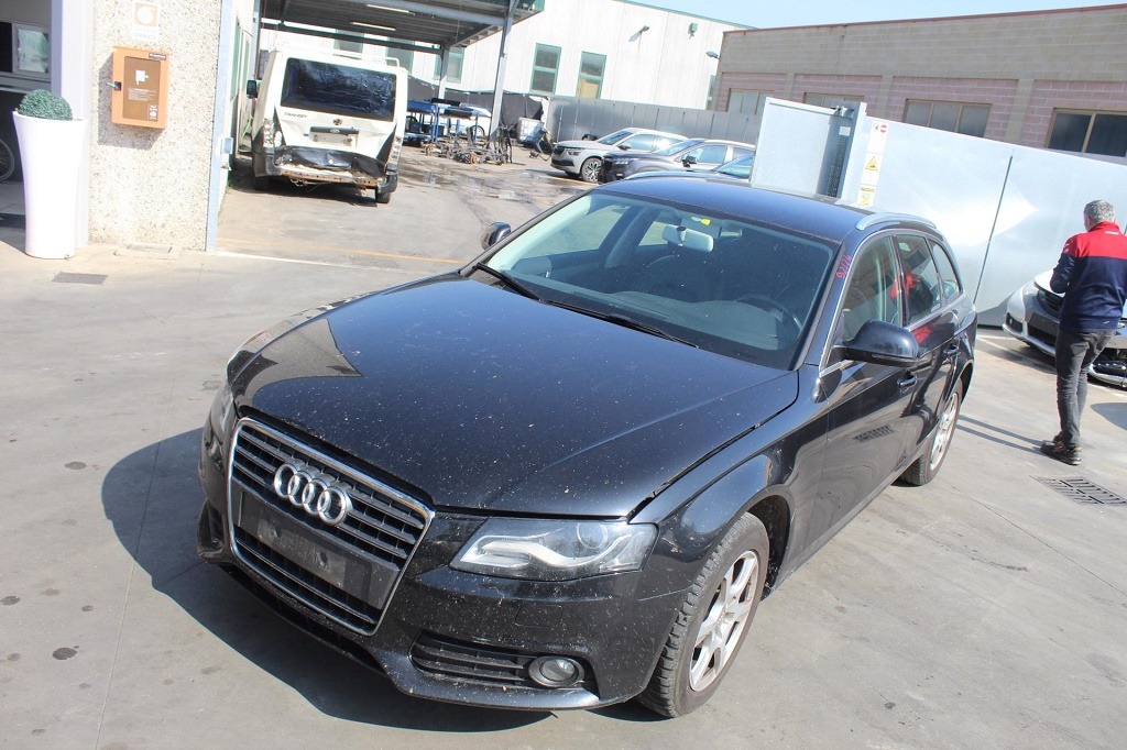 AUDI A4 B8 SW 2.0 D 105KW AUT 5P (2009) RICAMBIO USATO 