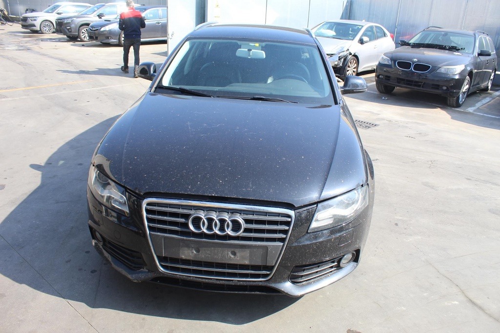 AUDI A4 B8 SW 2.0 D 105KW AUT 5P (2009) RICAMBIO USATO 