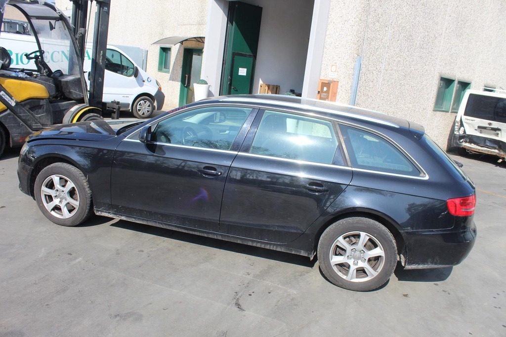AUDI A4 B8 SW 2.0 D 105KW AUT 5P (2009) RICAMBIO USATO 