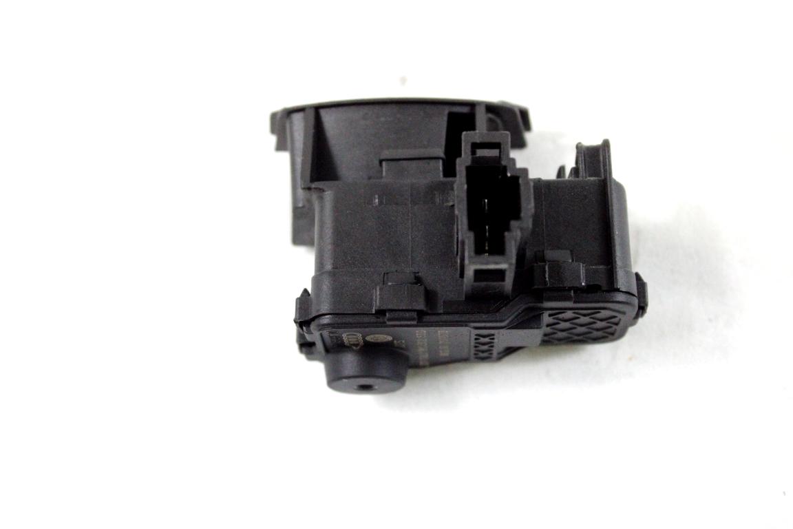 8K0862153D MOTORINO APERTURA CHIUSURA SPORTELLO CARBURANTE AUDI A4 B8 SW 2.0 D 105KW AUT 5P (2009) RICAMBIO USATO