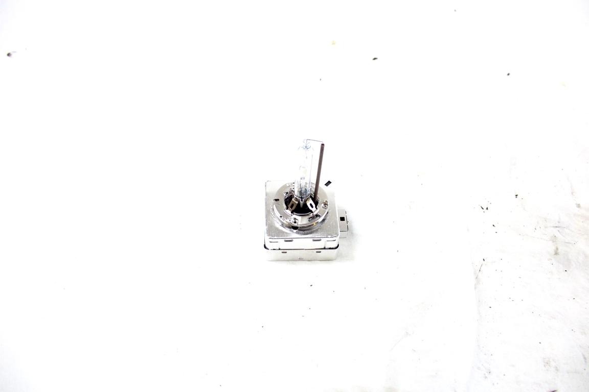 009028-311 LAMPADA XENON HELLA AUDI A4 B8 SW 2.0 D 105KW AUT 5P (2009) RICAMBIO USATO