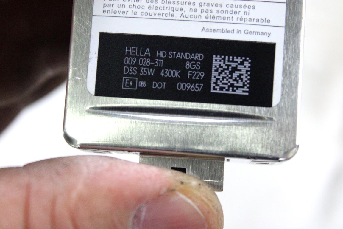 009028-311 LAMPADA XENON HELLA AUDI A4 B8 SW 2.0 D 105KW AUT 5P (2009) RICAMBIO USATO