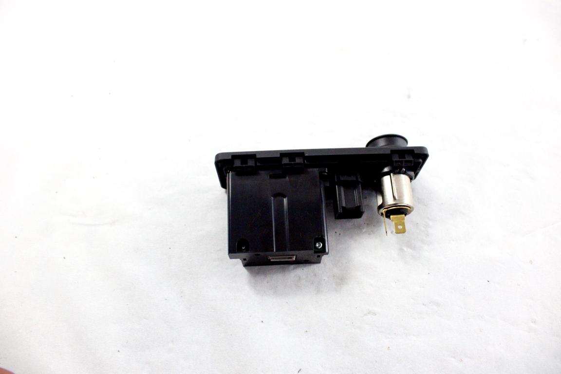 A2C5336865900 PORTA INGRESSO USB AUX LAND ROVER RANGE ROVER EVOQUE L538 2.2 D 4X4 110KW AUT 5P (2013) RICAMBIO USATO