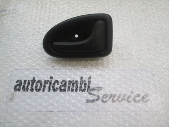 NOTRANJA KLJUKA  OEM N. 8200646938 ORIGINAL REZERVNI DEL RENAULT CLIO BB CB MK2 R / CLIO STORIA (05/2001 - 2012) BENZINA LETNIK 2004