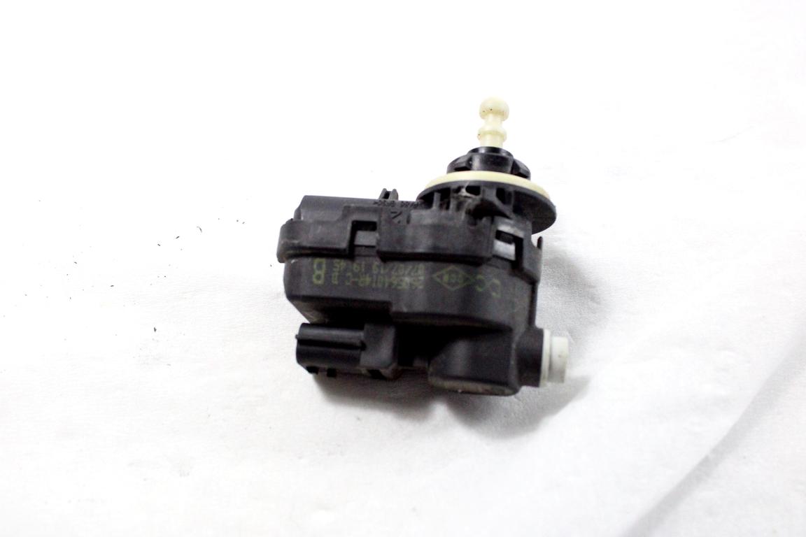 26056401AR MOTORINO REGOLAZIONE ALTEZZA FARO FANALE ANTERIORE DESTRO RENAULT CLIO 1.0 B 74KW 5M 5P (2020) RICAMBIO USATO