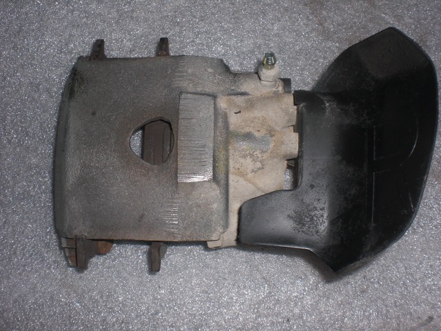 SPREDNJE DESNE ZAVORNE CELJUSTI  OEM N. 6N0615124B  ORIGINAL REZERVNI DEL VOLKSWAGEN POLO 6N1 6V2 (11/1994 - 01/2000)DIESEL LETNIK 1999